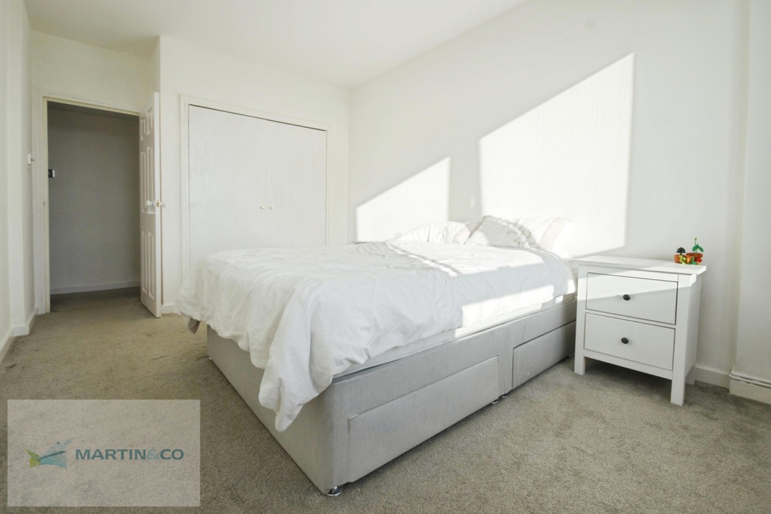 2 bedroom Flat for Letting Wellington Close