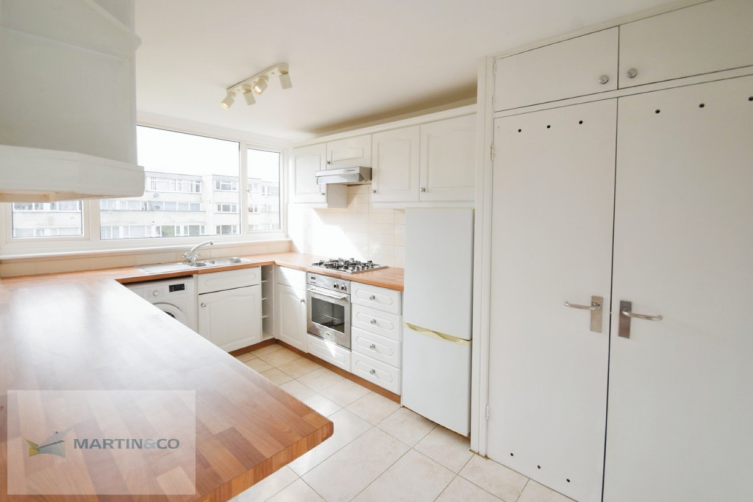 2 bedroom Flat for Sale Cambridge House, Ward Royal, Windsor