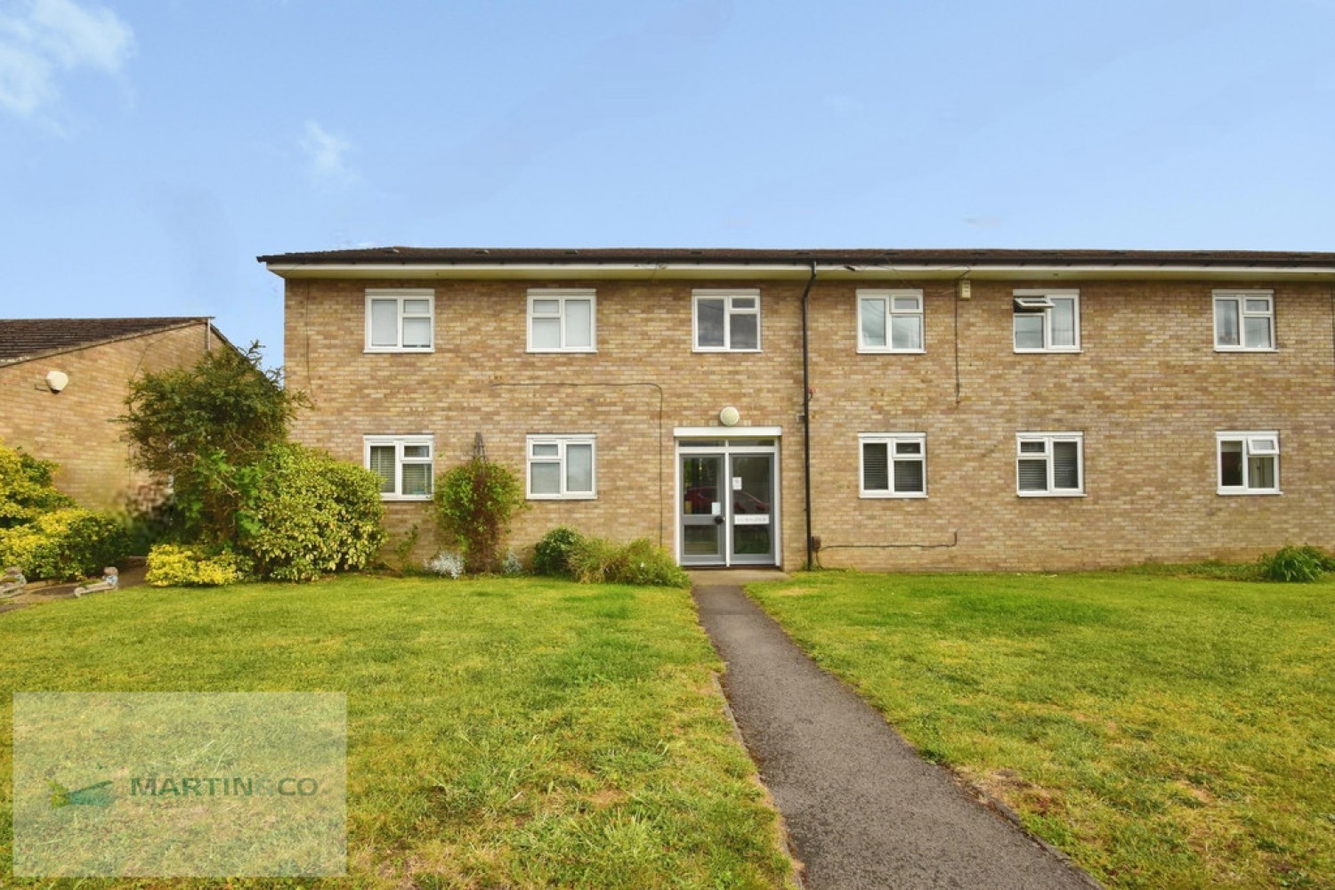 2 bedroom Flat for Letting Garson Road, Esher, Surrey