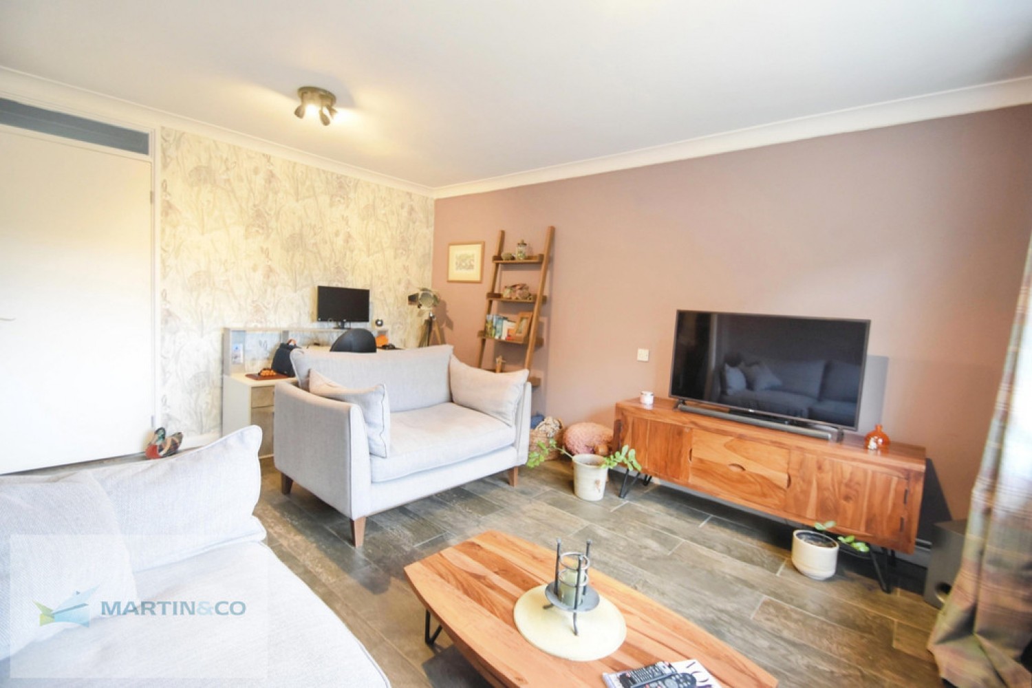 2 bedroom Flat for Letting Garson Road, Esher, Surrey