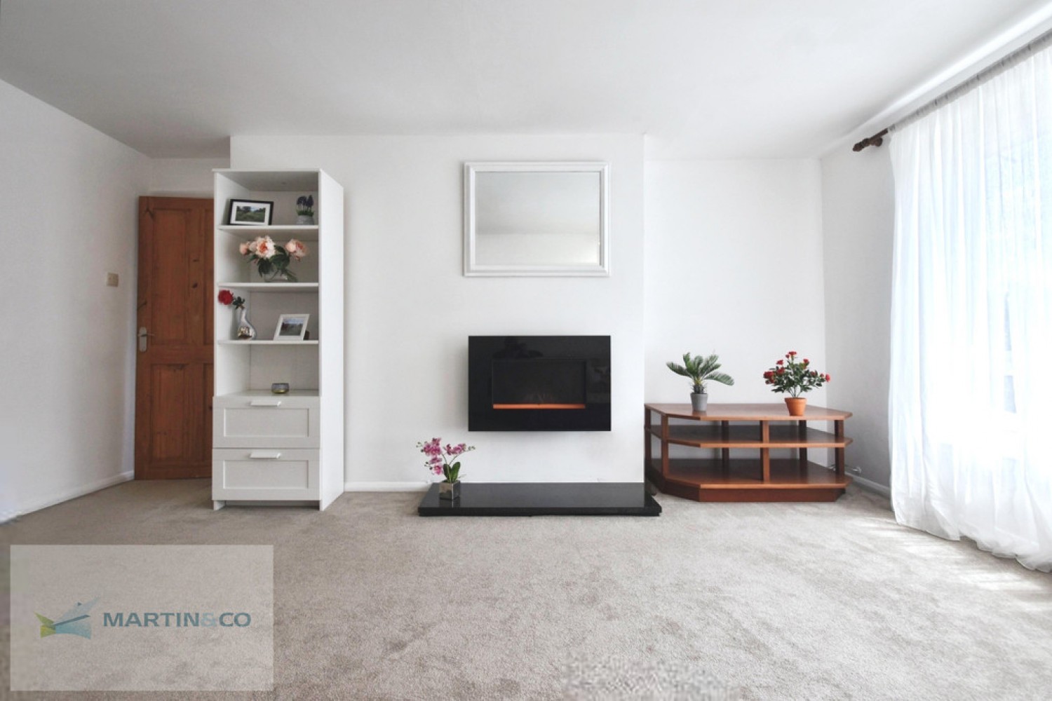 2 bedroom Flat for Sale Walton On Thames, Hersham