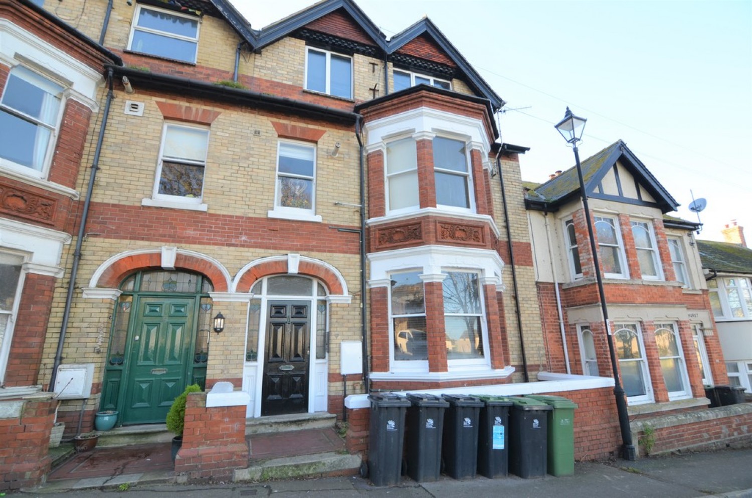 2 bedroom Flat for Letting Queens Road, Portland