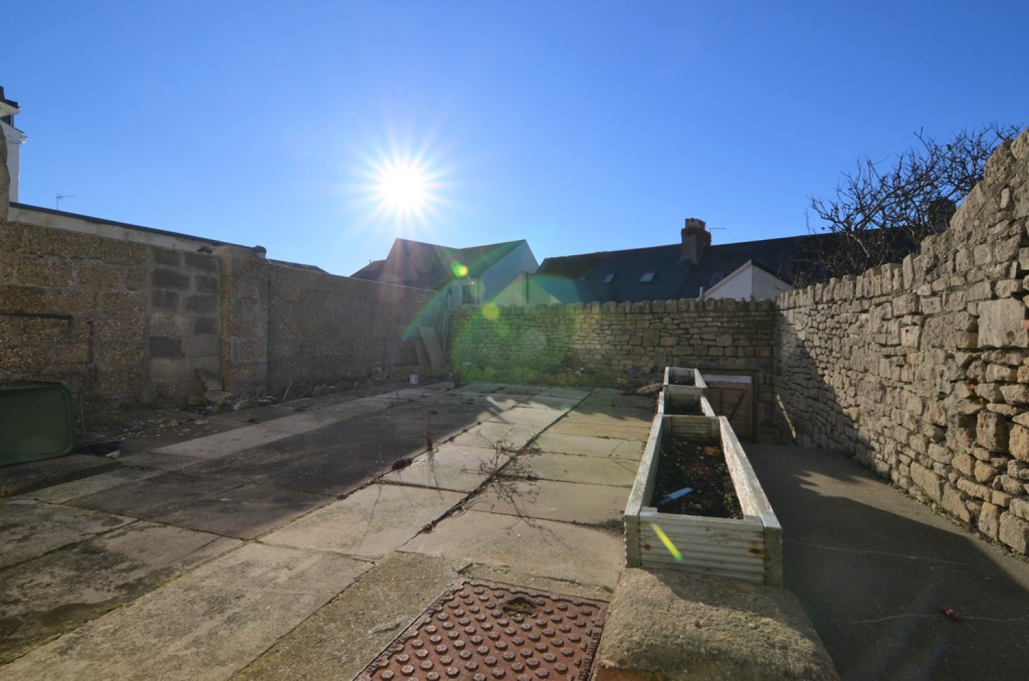 2 bedroom Flat for Letting Queens Road, Portland