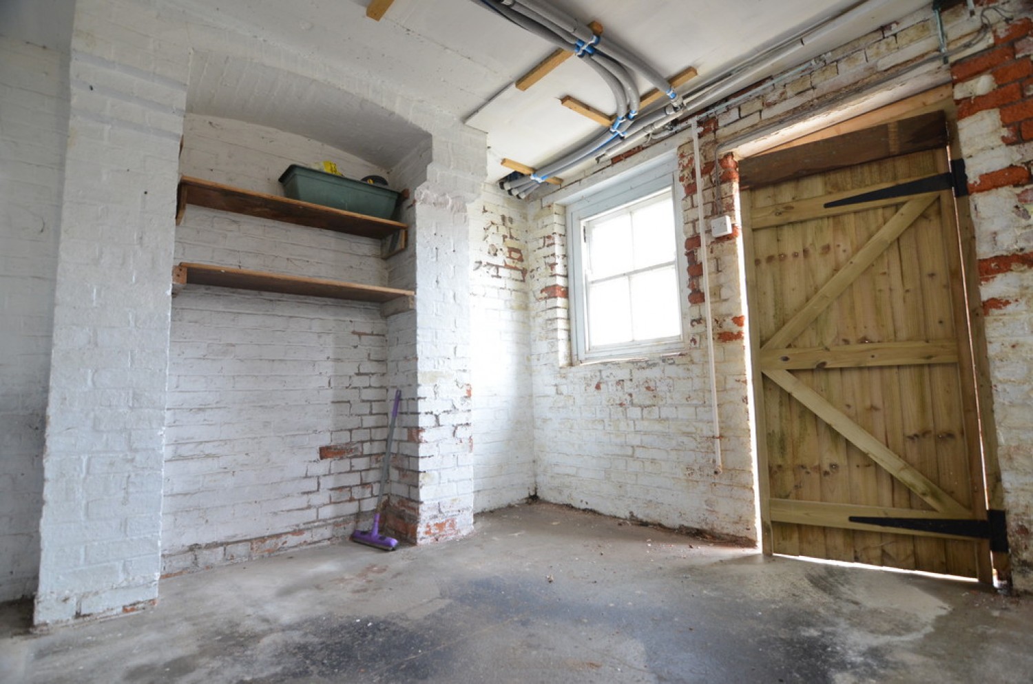 2 bedroom Flat for Letting Queens Road, Portland