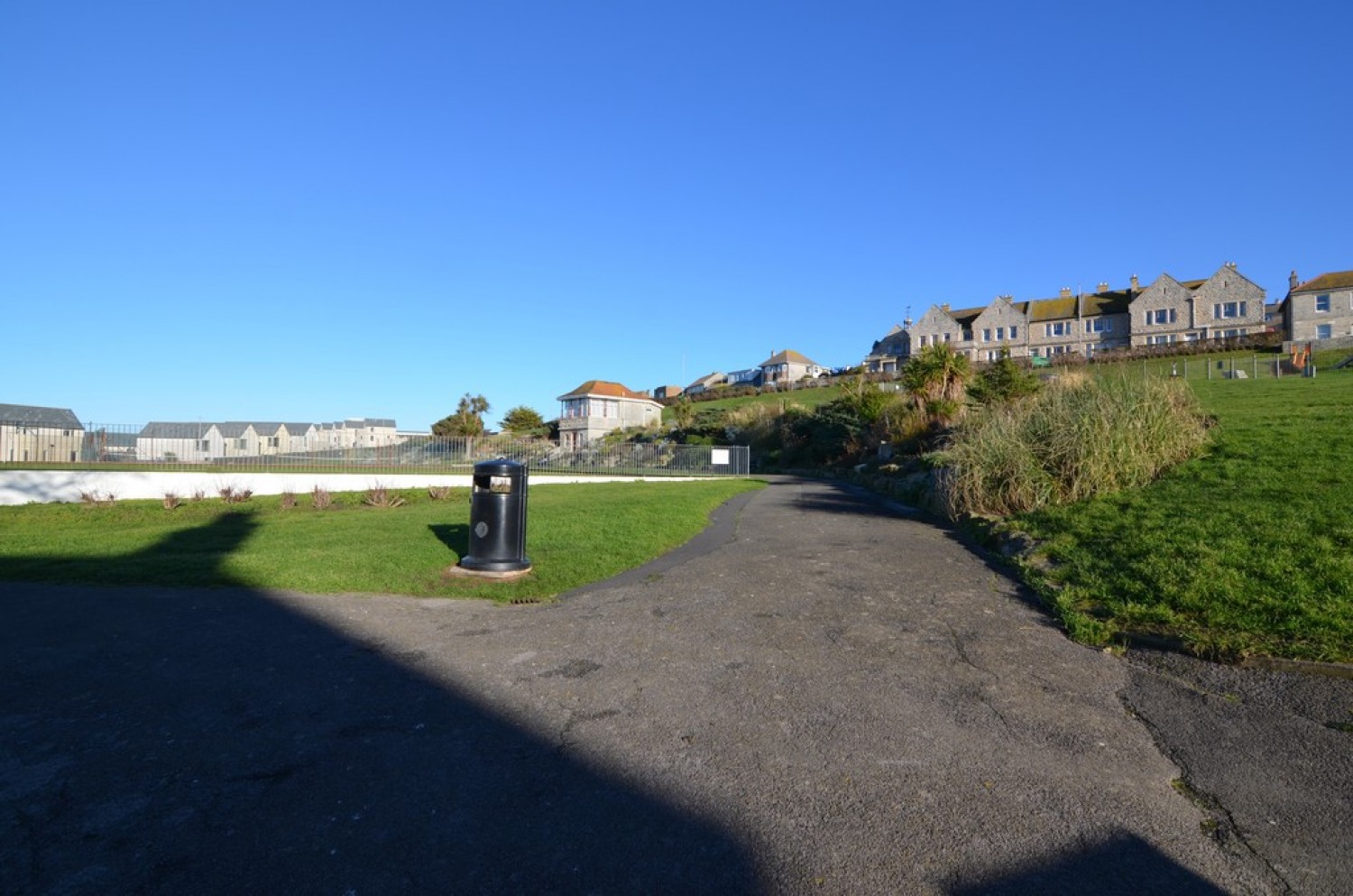 2 bedroom Flat for Letting Queens Road, Portland