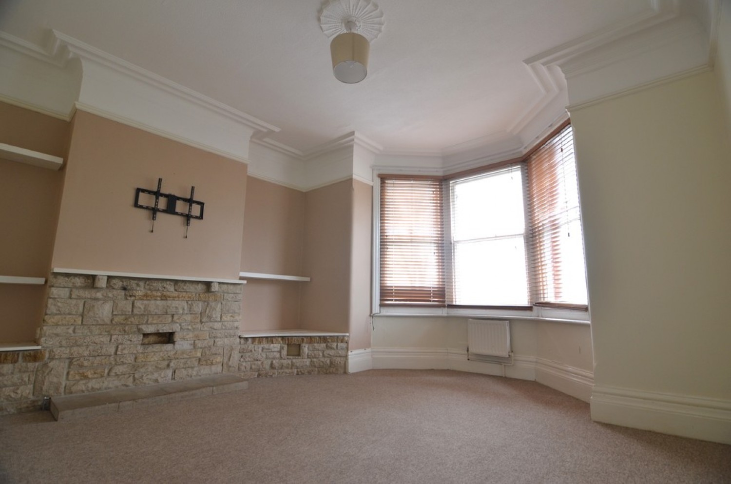 2 bedroom Flat for Letting Queens Road, Portland