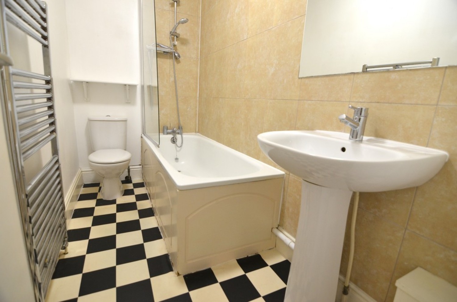2 bedroom Flat for Letting Queens Road, Portland