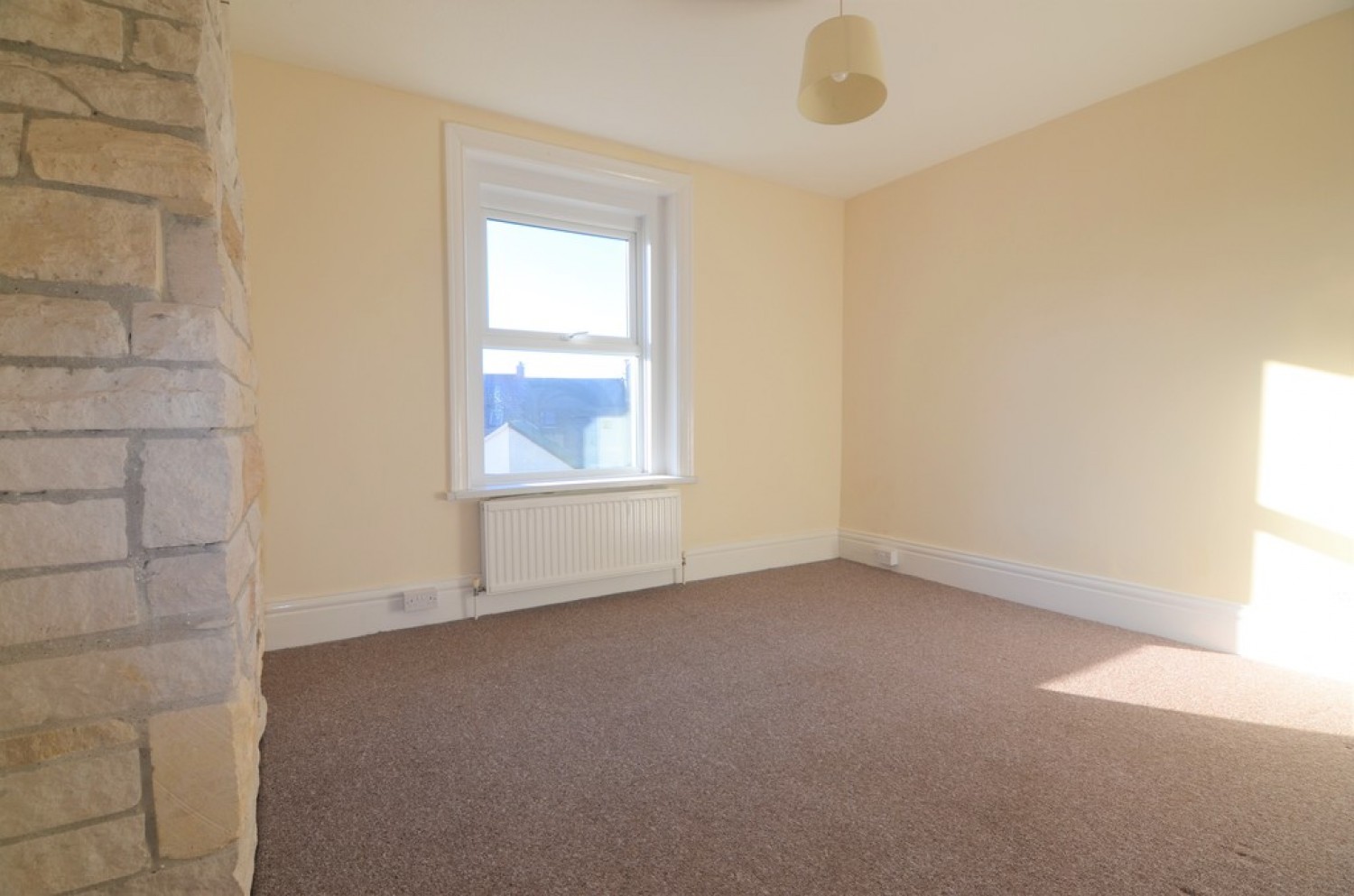 2 bedroom Flat for Letting Queens Road, Portland