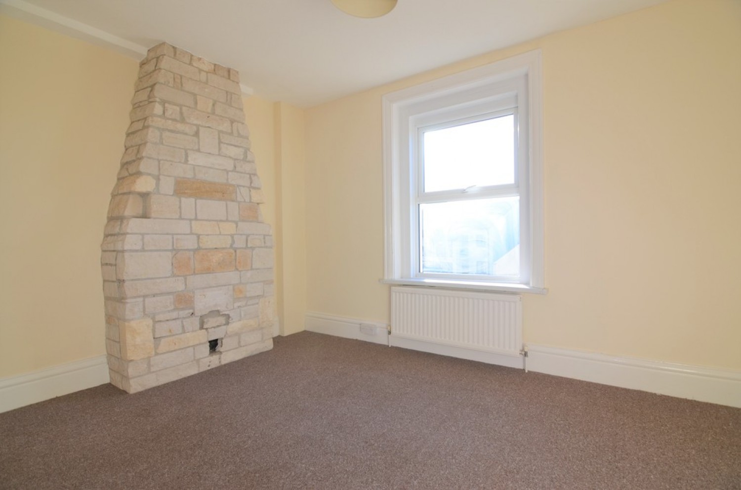 2 bedroom Flat for Letting Queens Road, Portland