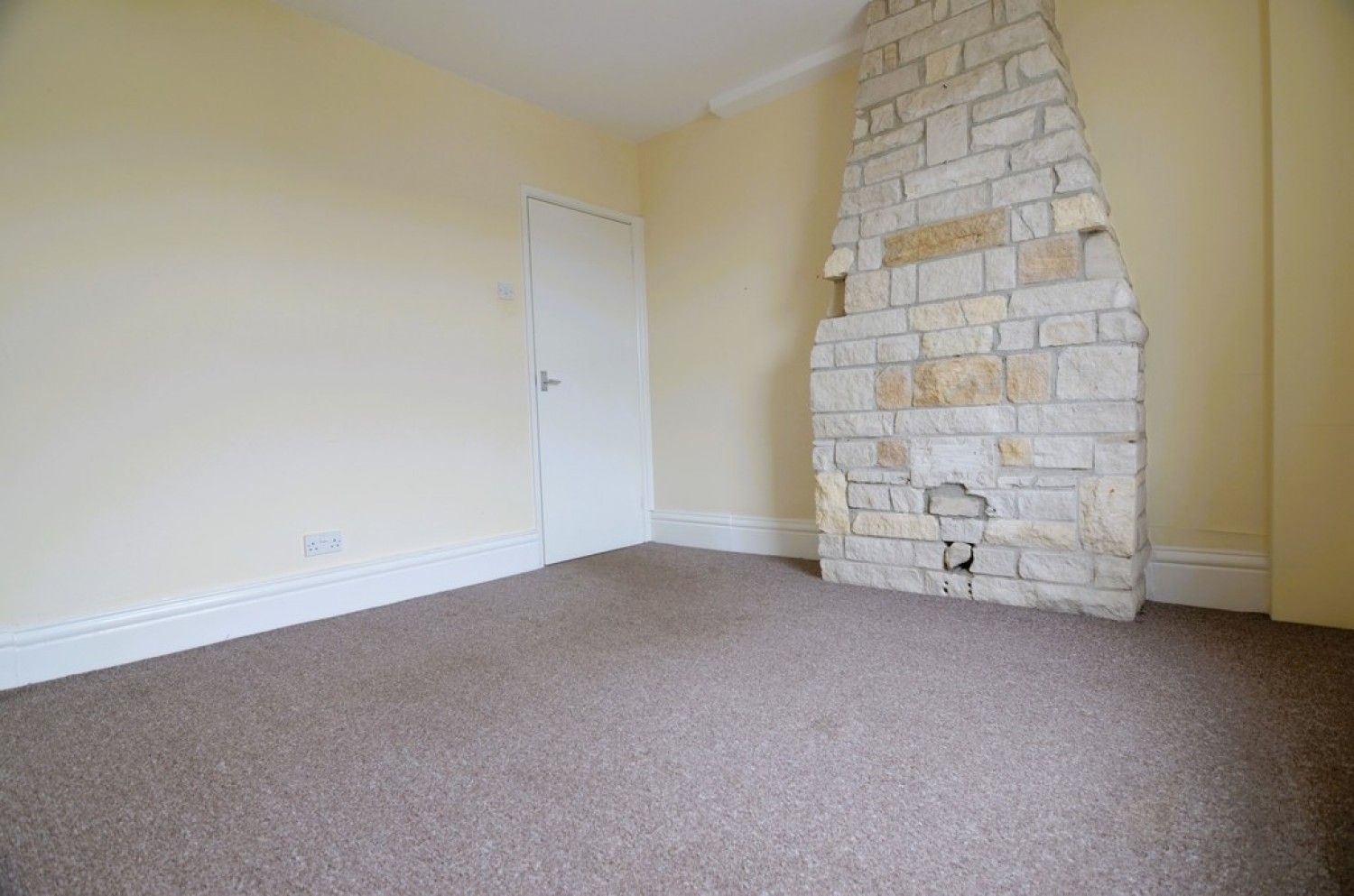 2 bedroom Flat for Letting Queens Road, Portland