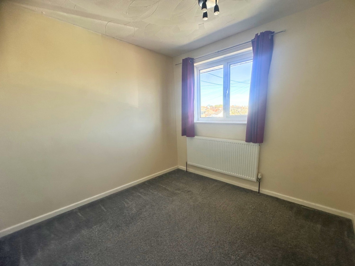 3 bedroom House for Letting Overbury Close