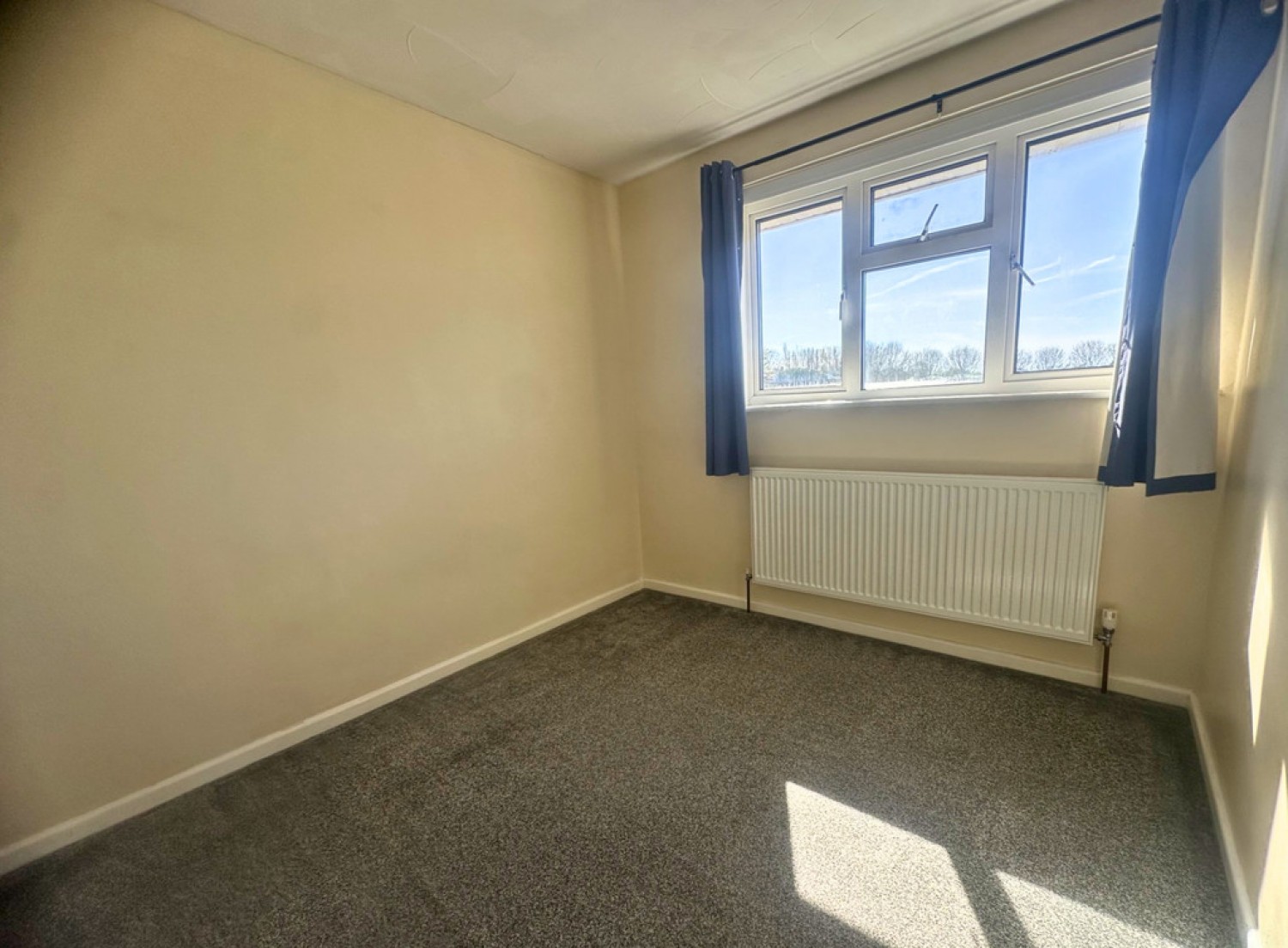 3 bedroom House for Letting Overbury Close