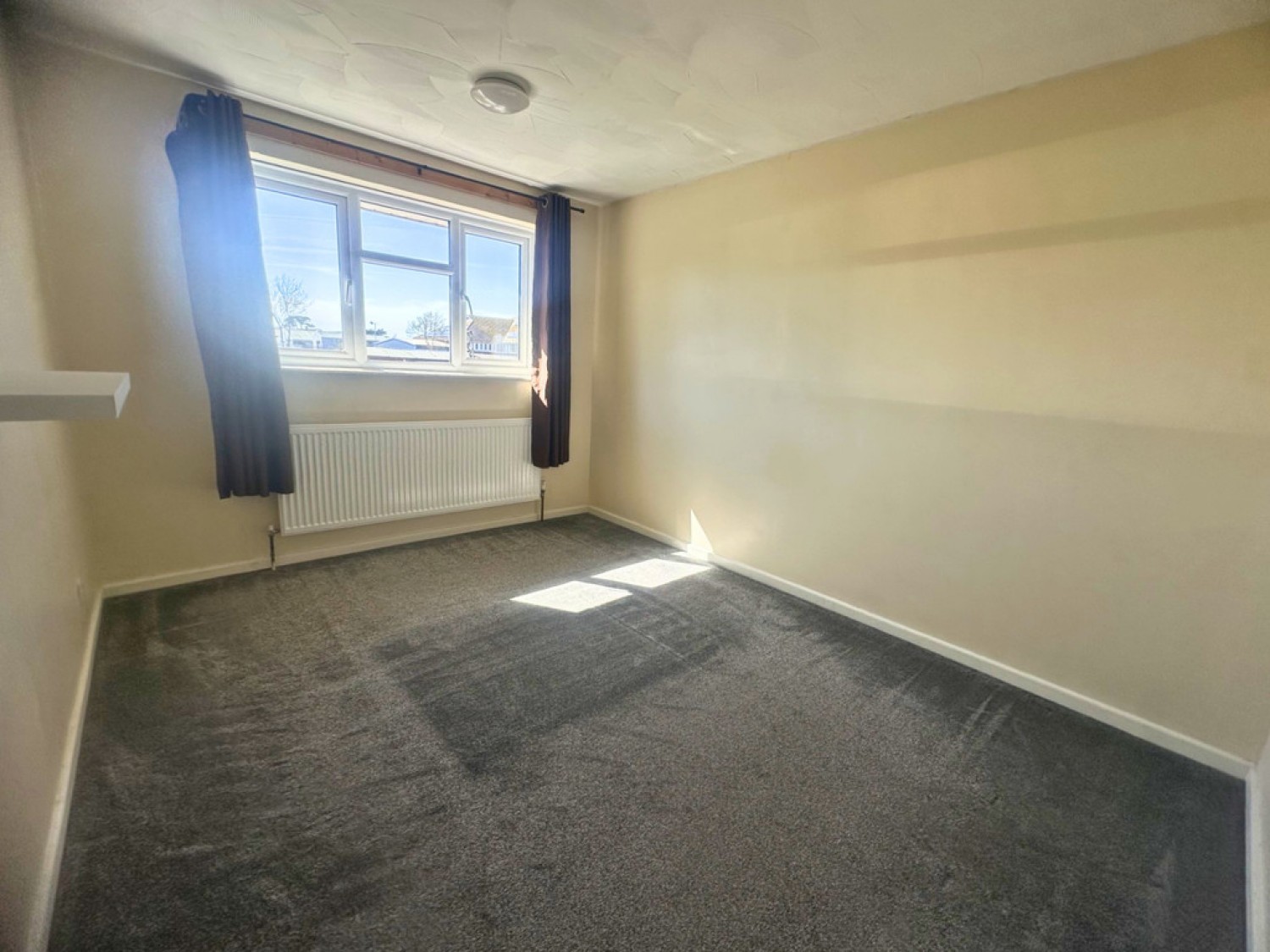 3 bedroom House for Letting Overbury Close