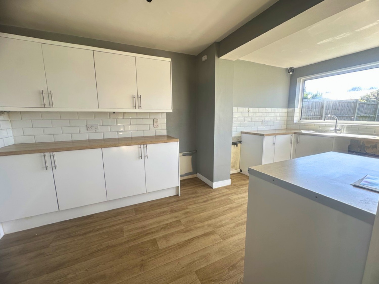 3 bedroom House for Letting Overbury Close