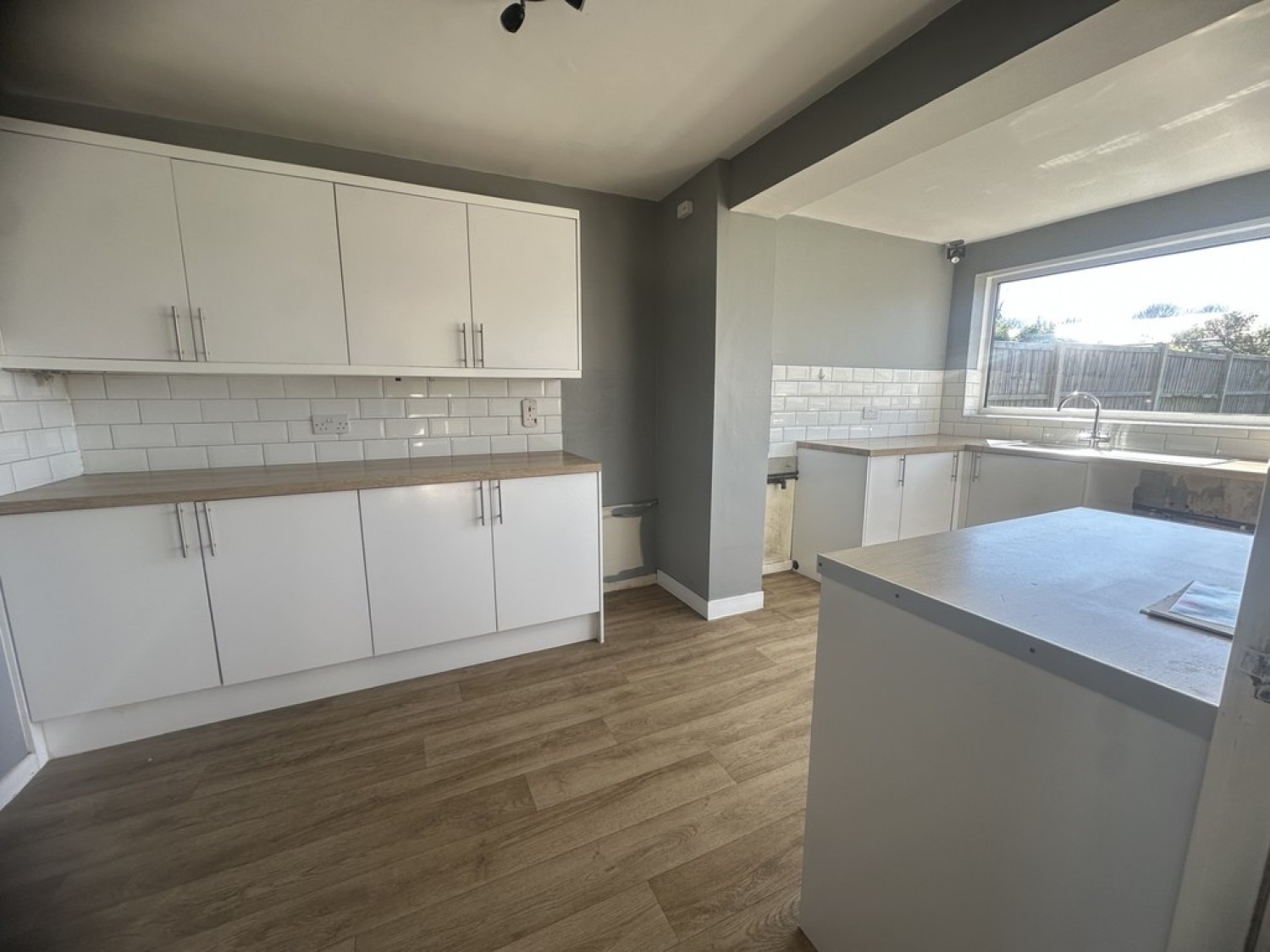 3 bedroom House for Letting Overbury Close