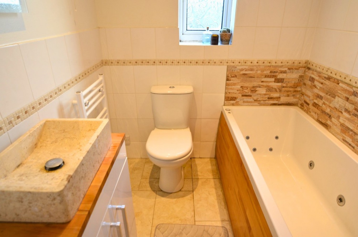 3 bedroom House in Fisherbridge Road, Weymouth