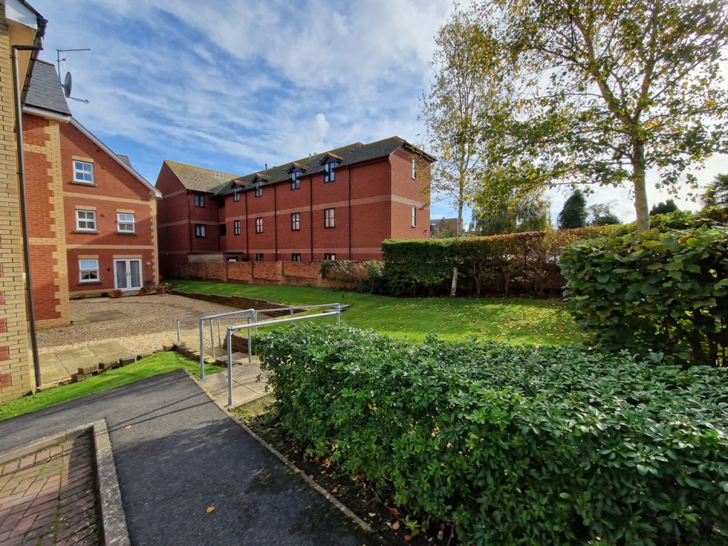 2 bedroom Flat for Sale Kirtleton Avenue, Weymouth