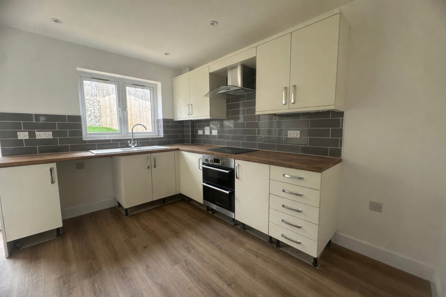 2 bedroom House for Letting Little Francis Drive, Weymouth