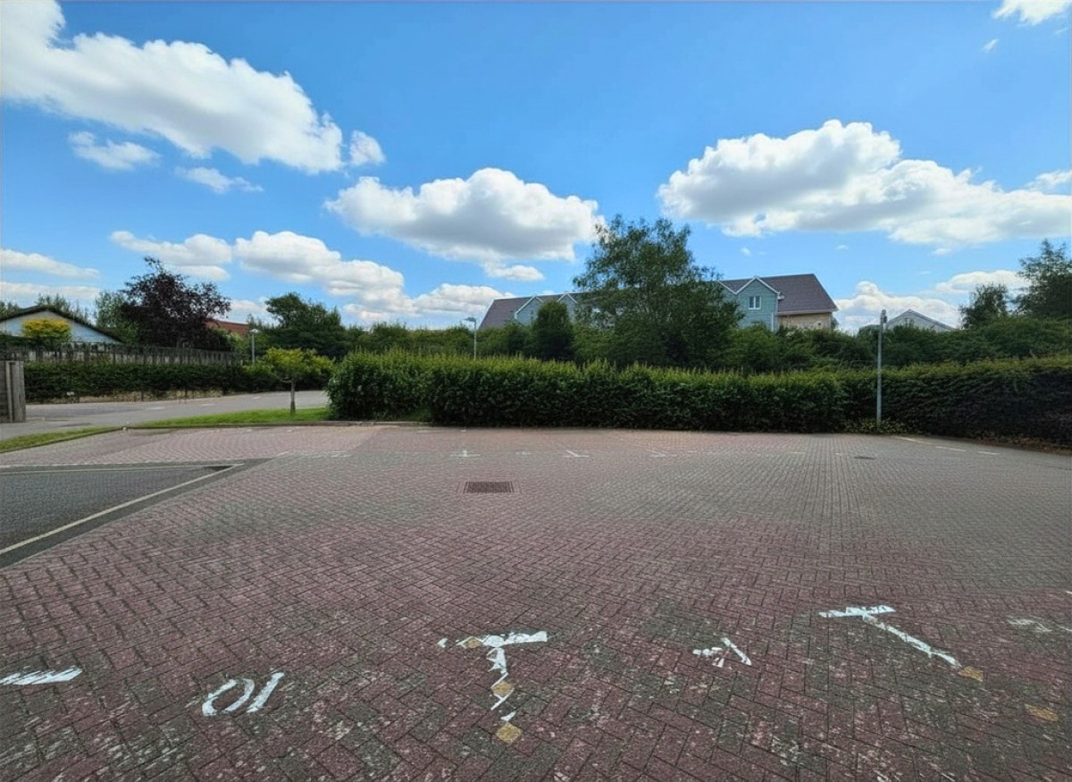 Holzwickede Court, Louviers Road