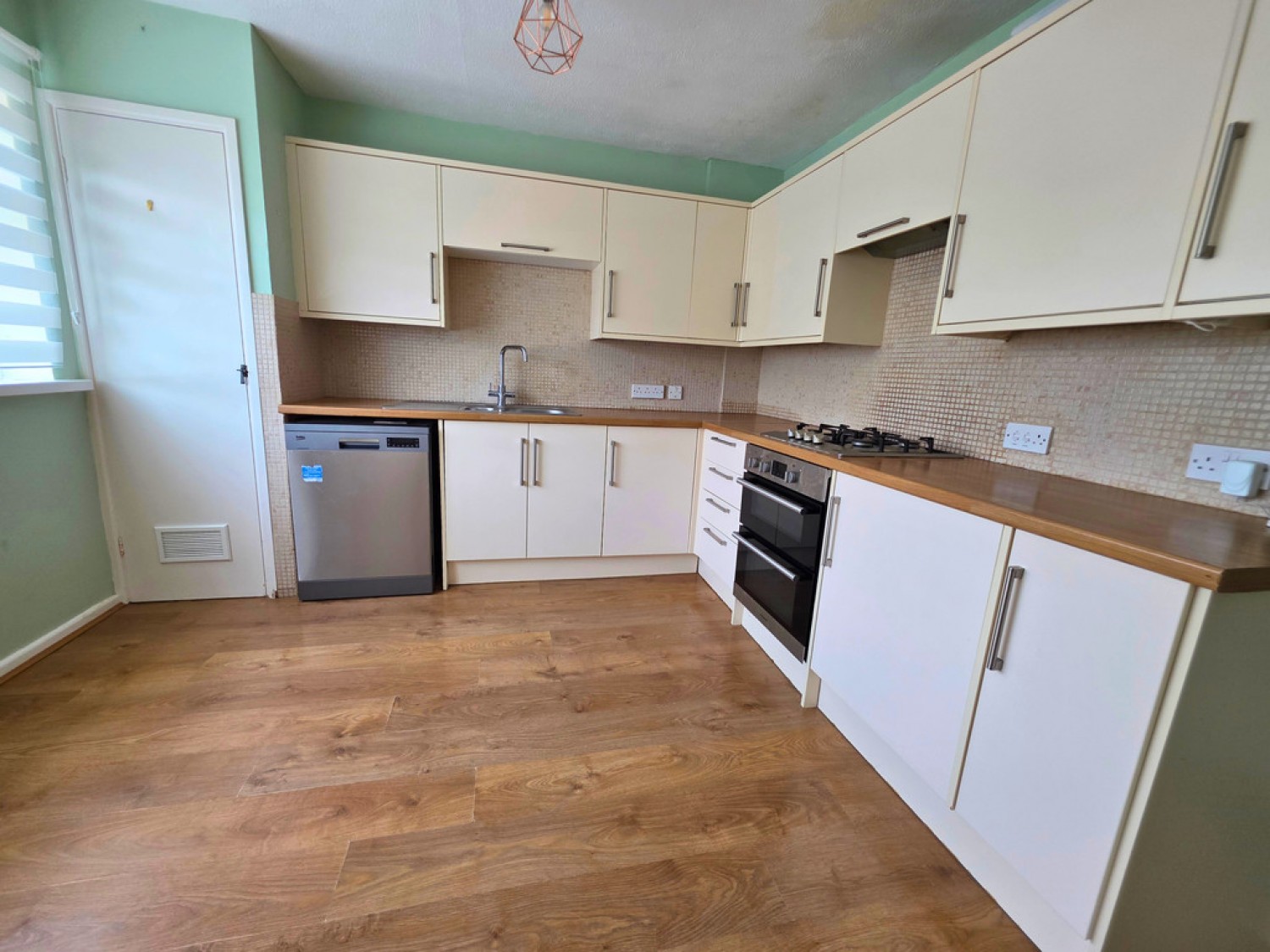 3 bedroom House for Letting Oakbury Drive, Preston, Weymouth