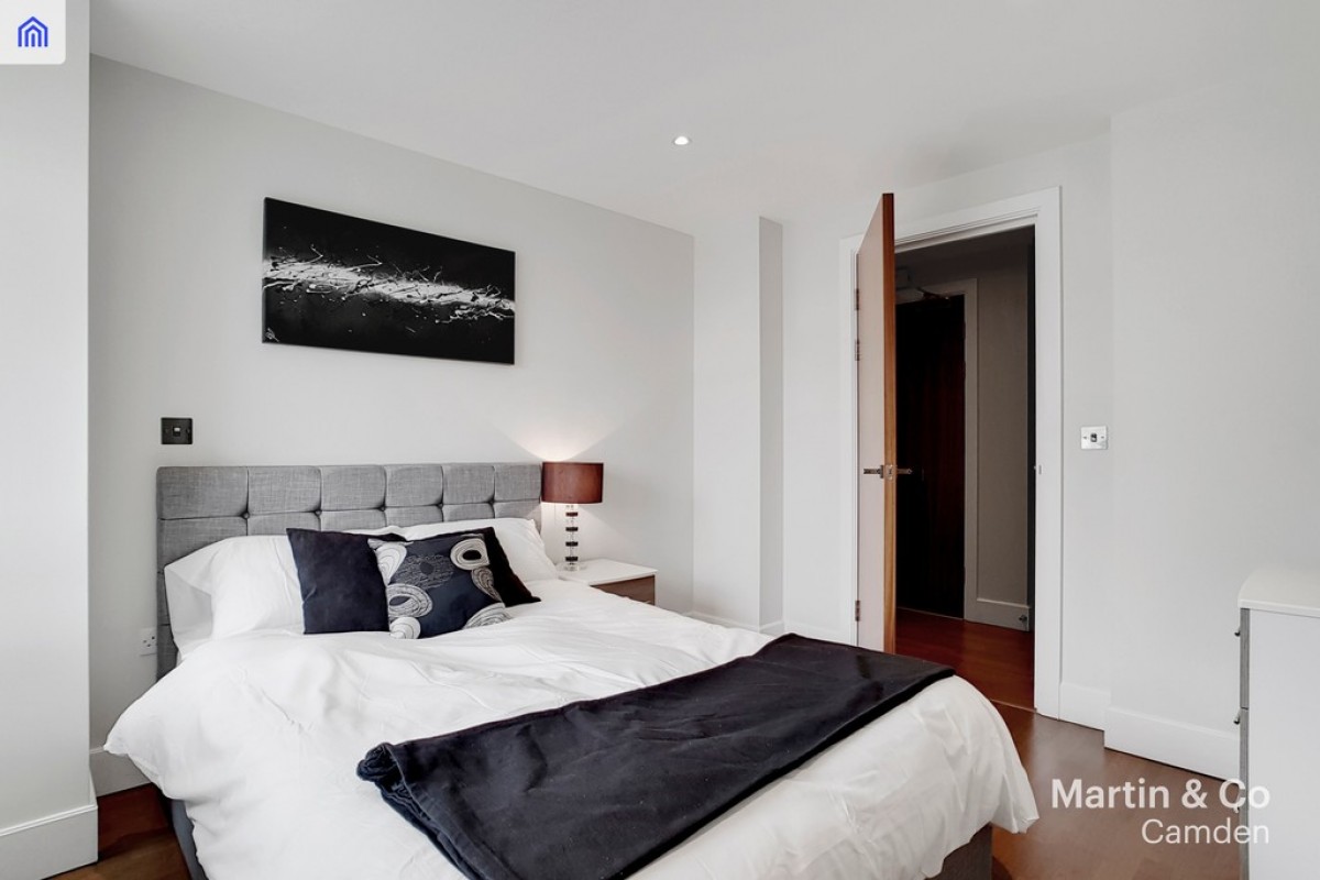 One Commercial Street TO LET