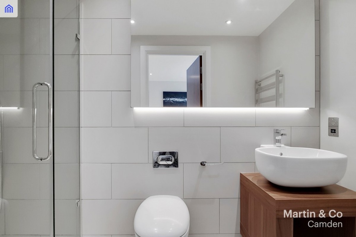 One Commercial Street TO LET