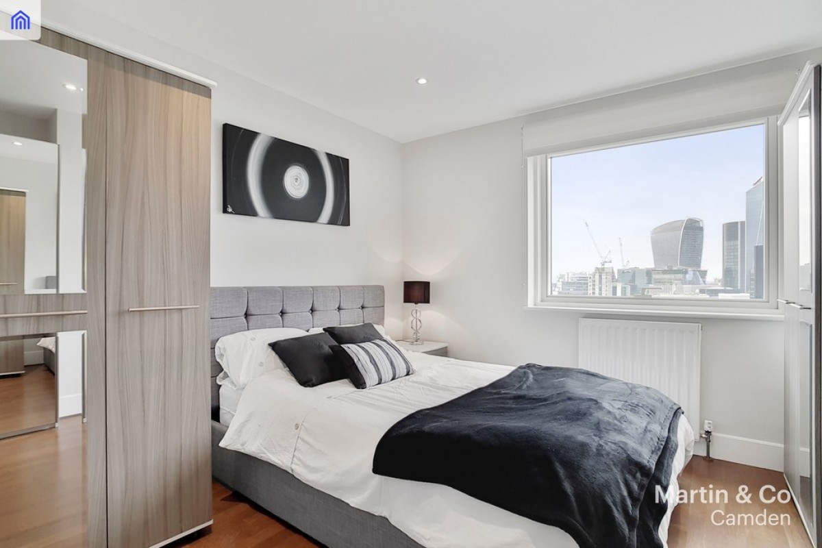 One Commercial Street TO LET