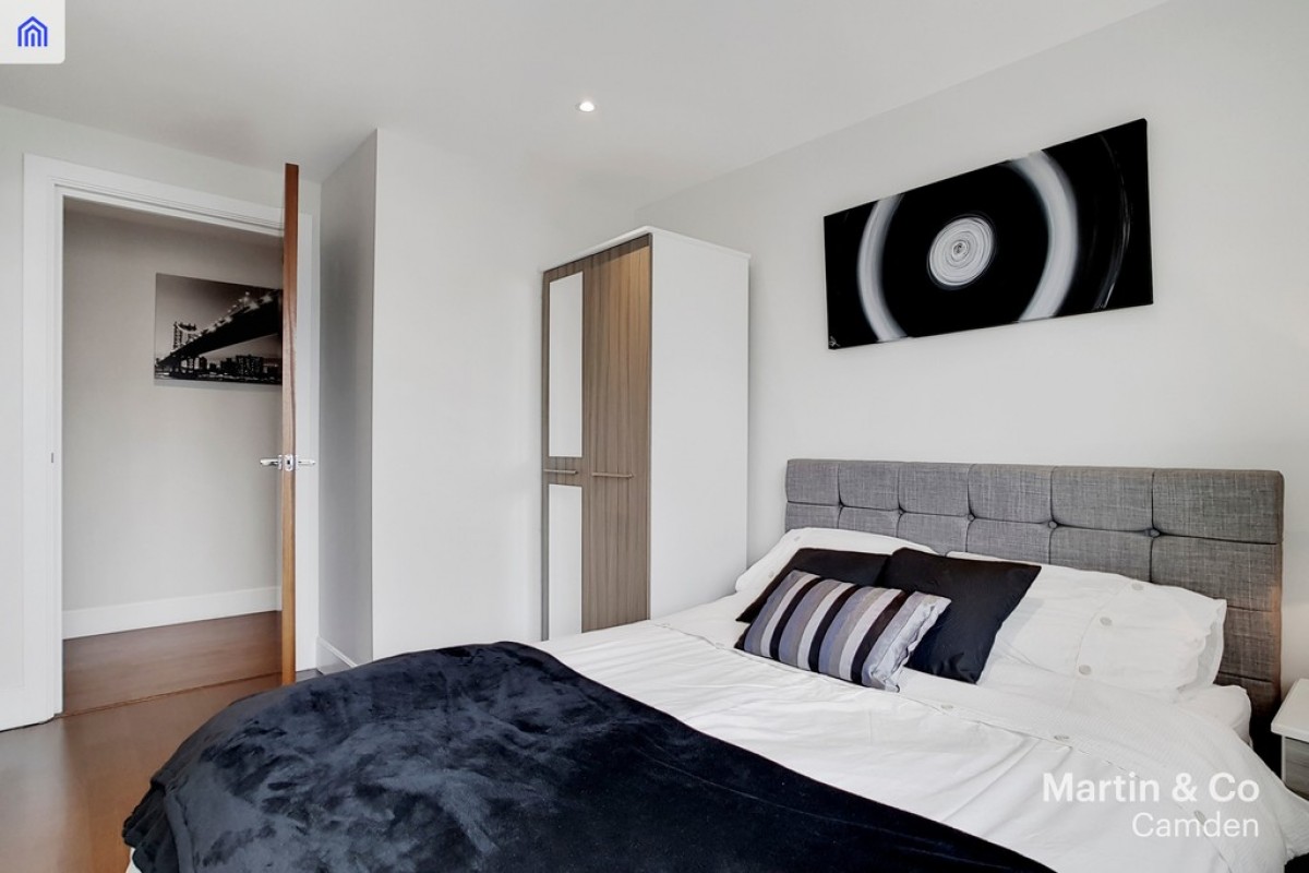 One Commercial Street TO LET