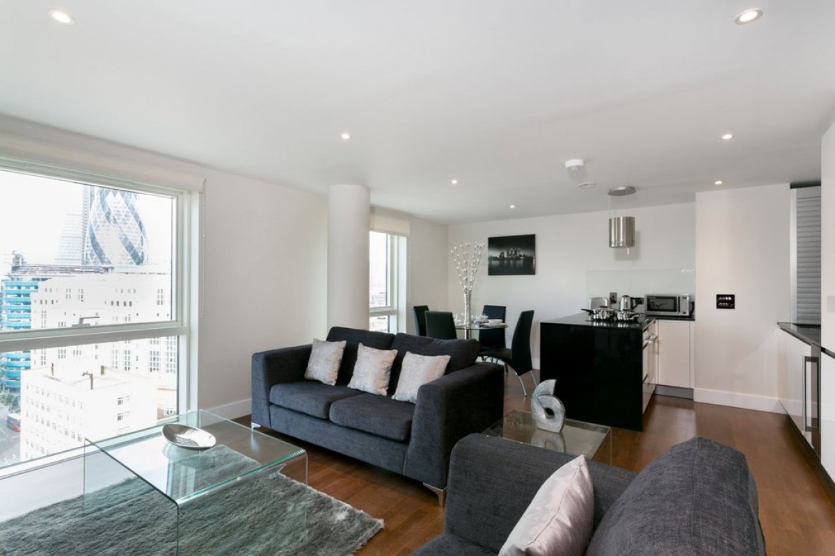 One Commercial Street TO LET