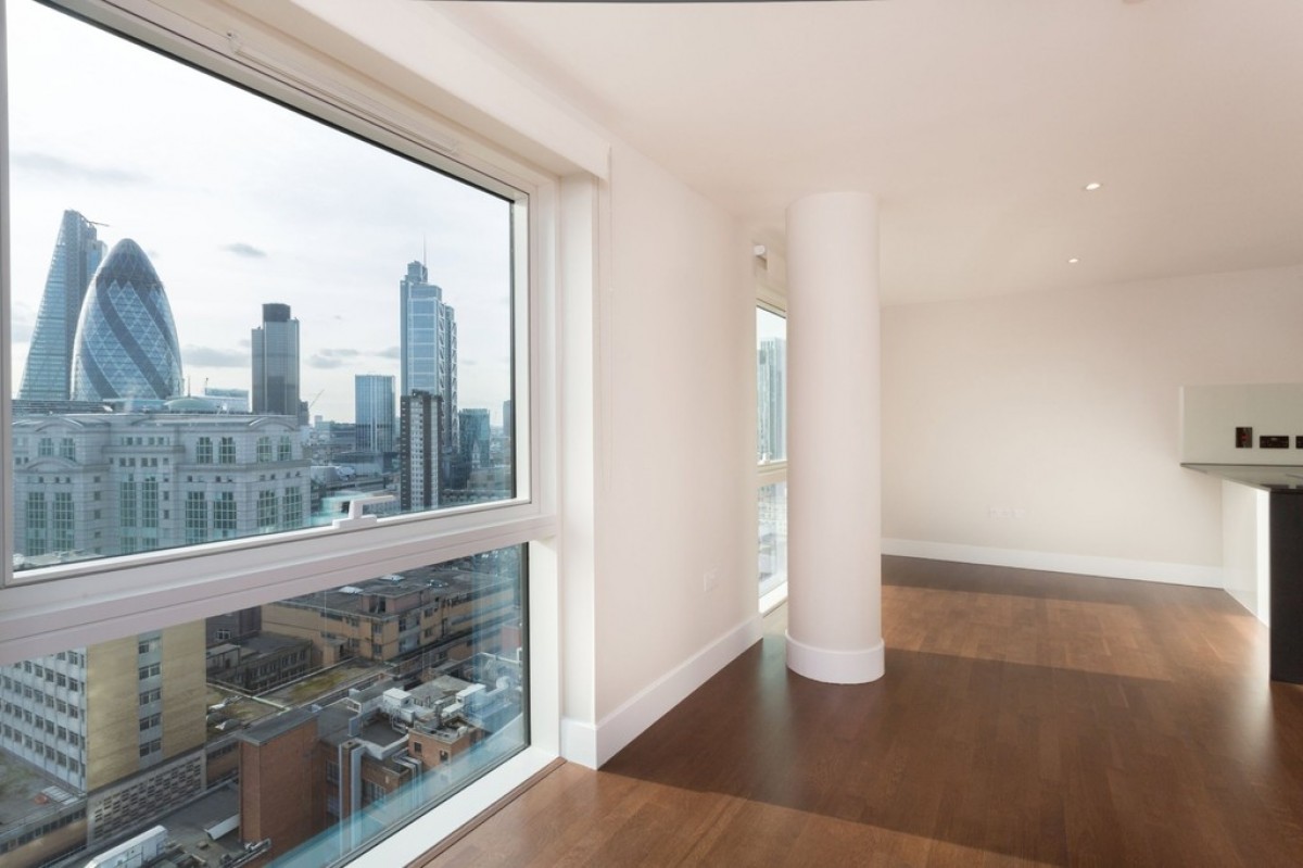 One Commercial Street TO LET