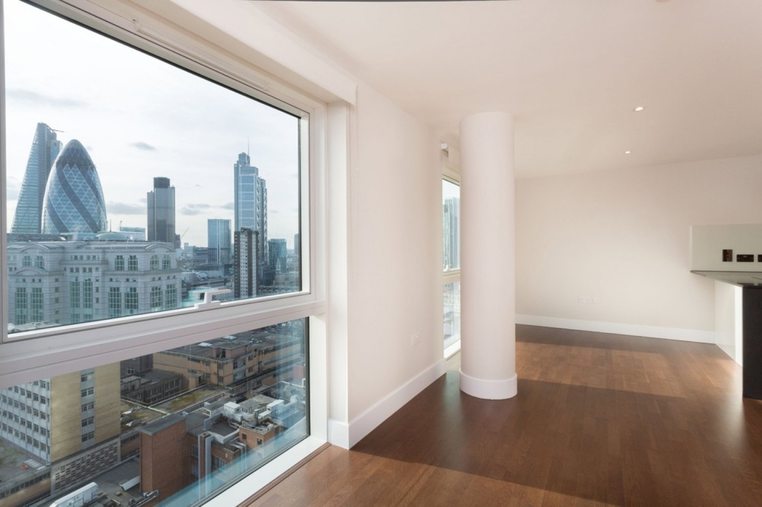 One Commercial Street TO LET