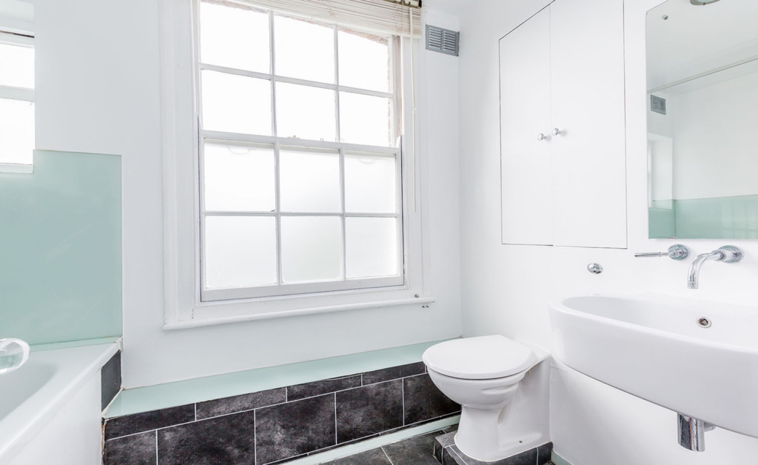 2 bedroom Flat for Letting Goldington Crescent