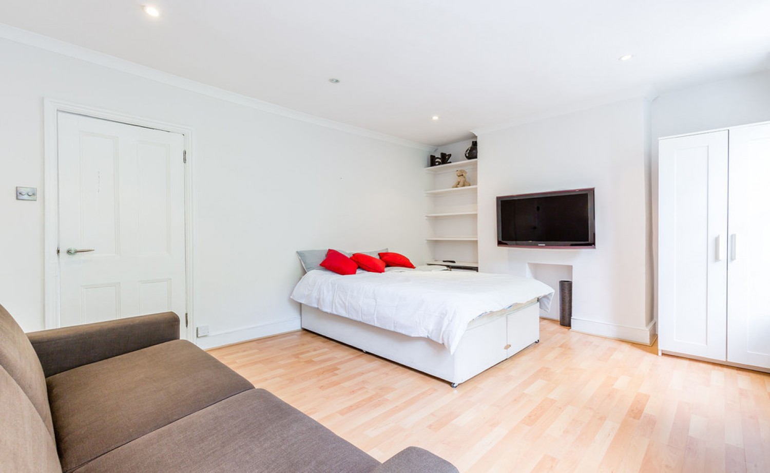 2 bedroom Flat for Letting Goldington Crescent