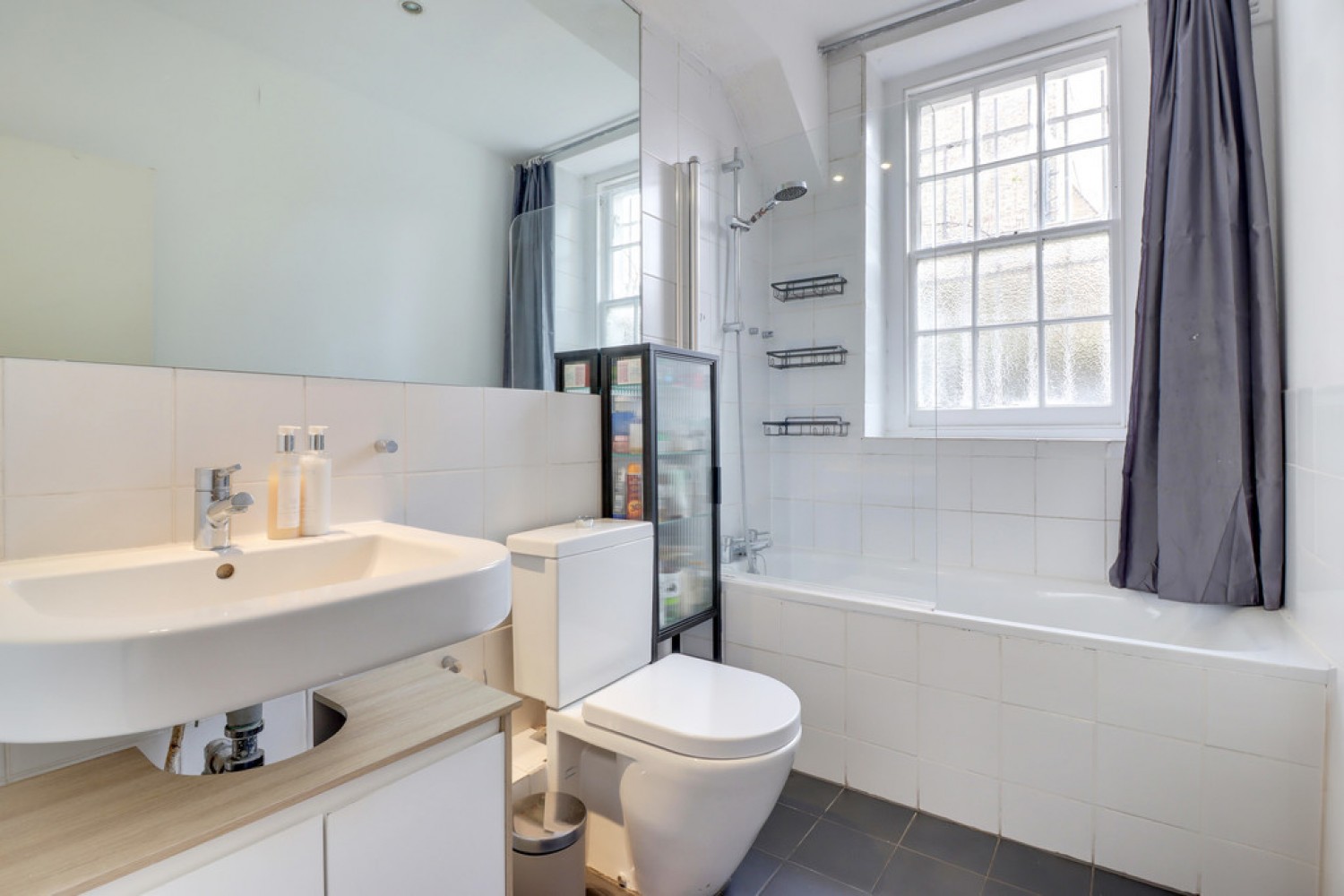 Myddleton Sq, Angel TO LET