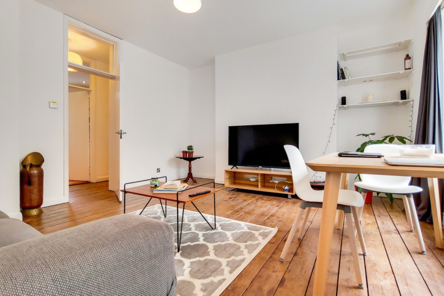 Myddleton Sq, Angel TO LET