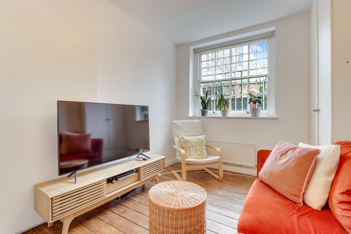 Myddleton Sq, Angel TO LET