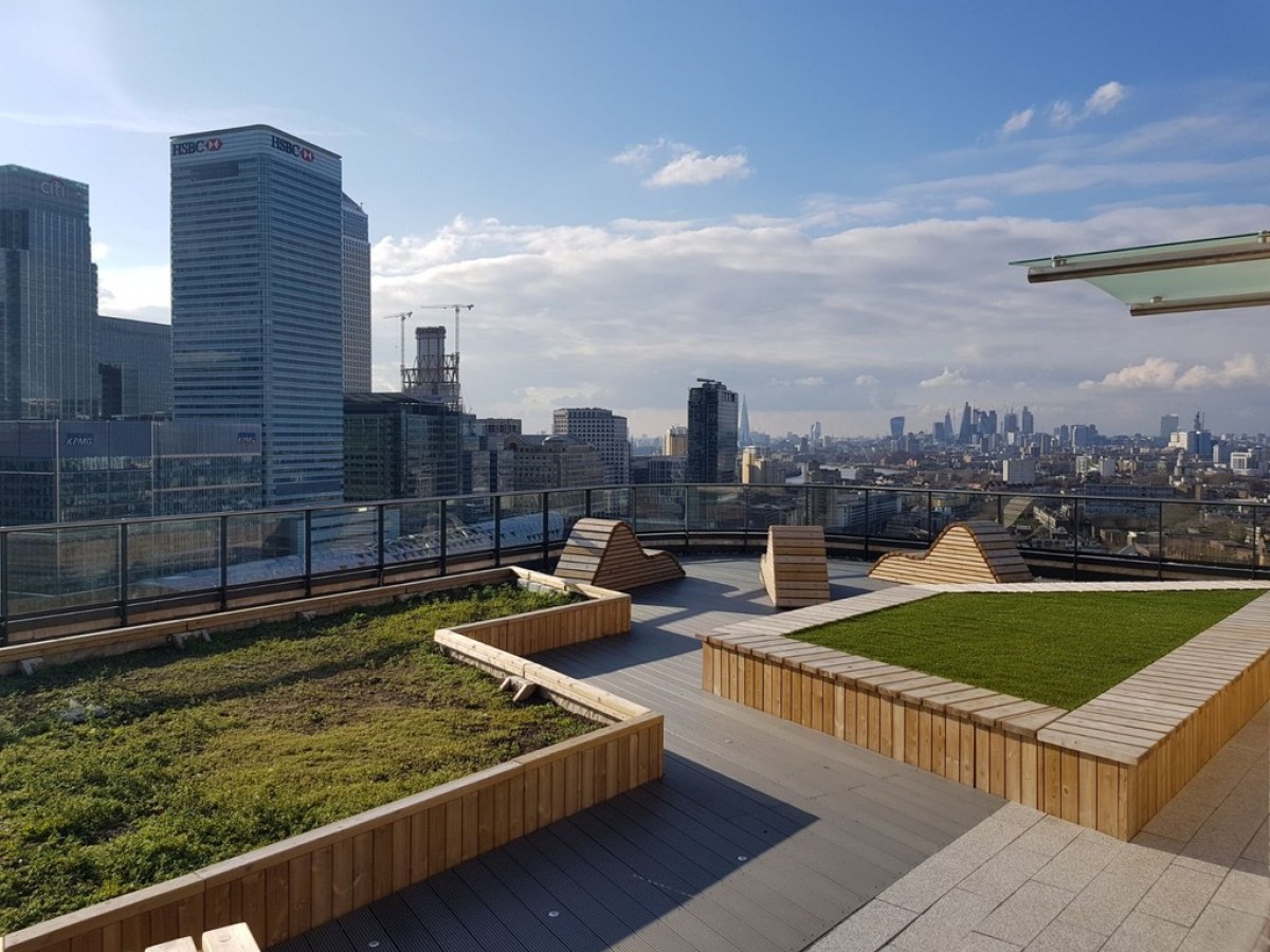 Manhattan Plaza TO LET