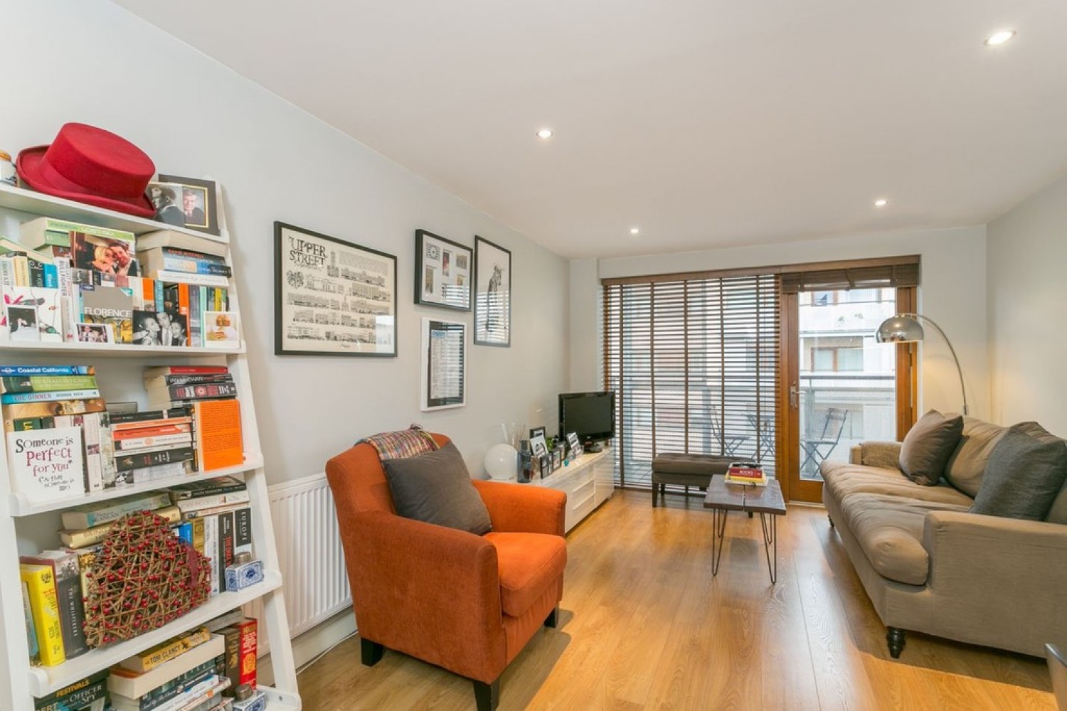 2 bedroom Flat for Letting BOW TO LET