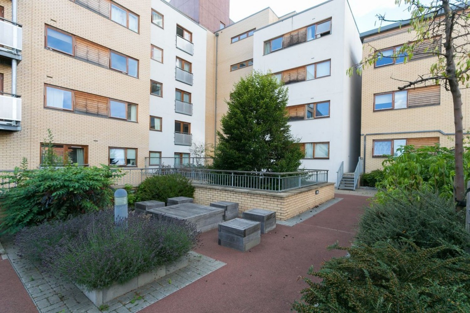 2 bedroom Flat for Letting BOW TO LET