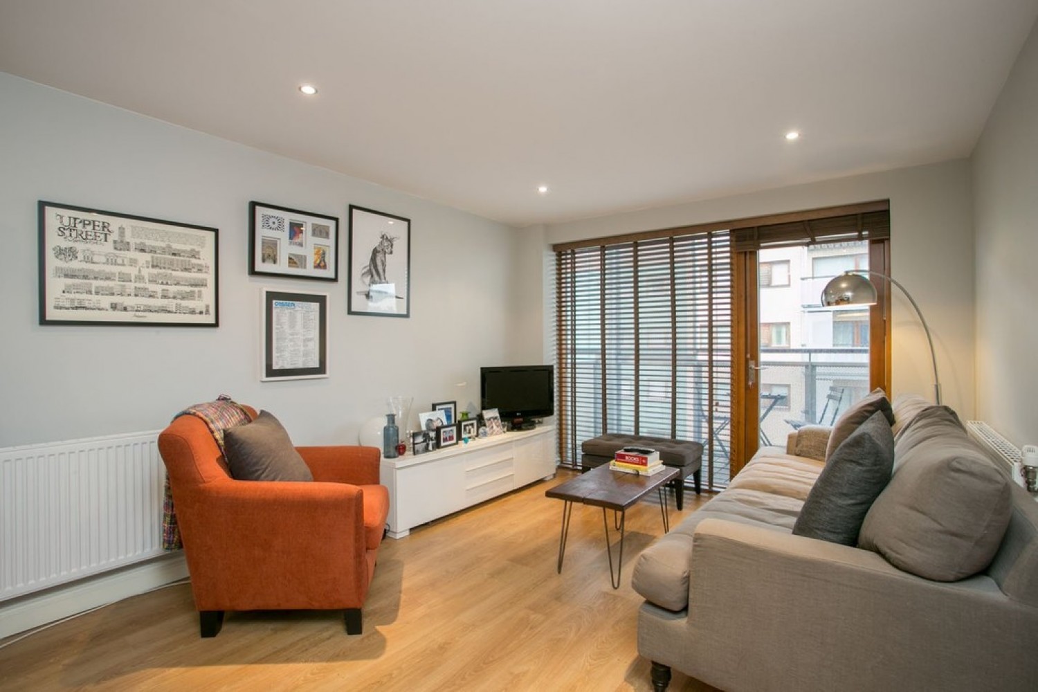 2 bedroom Flat for Letting BOW TO LET