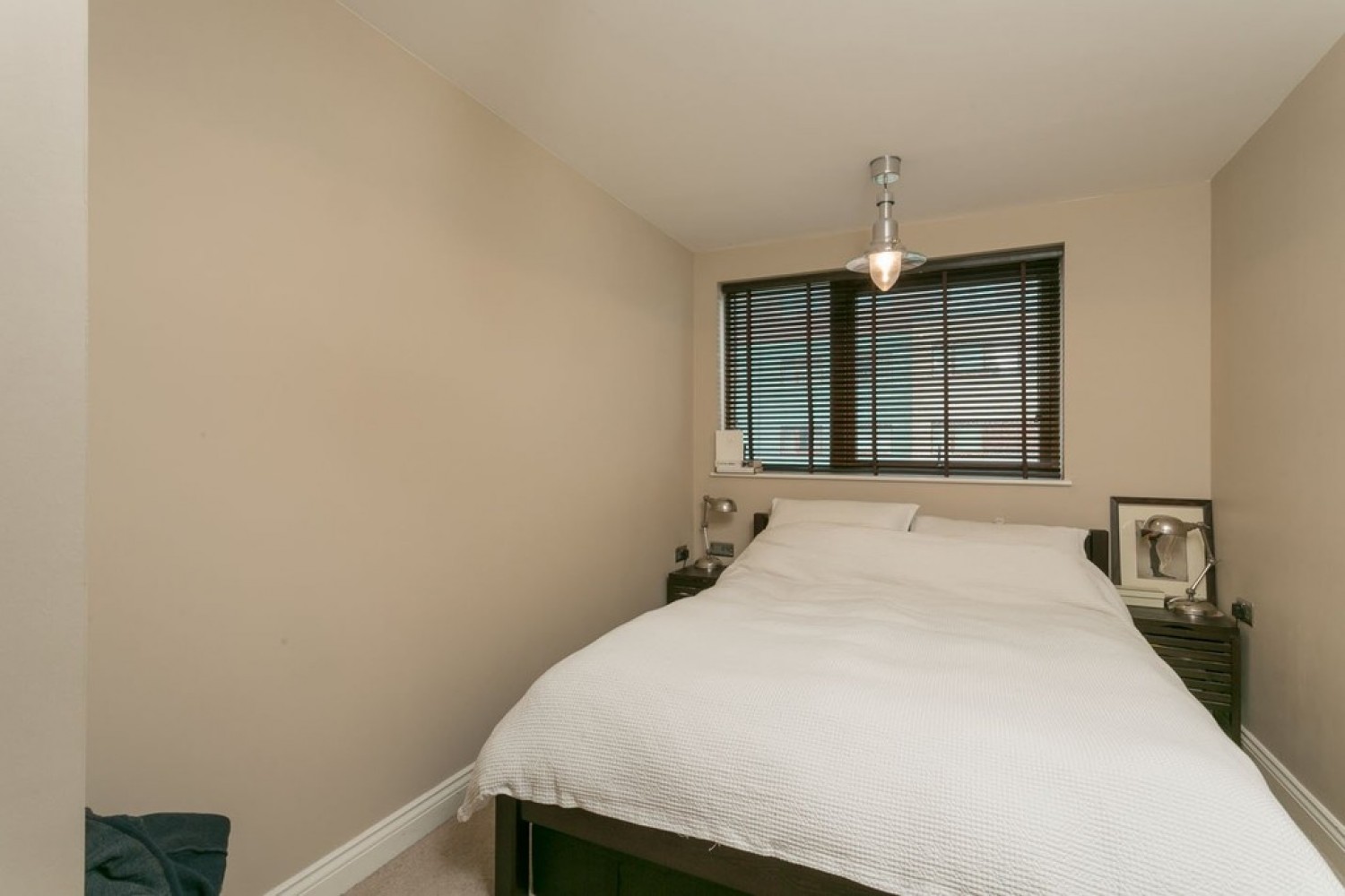 2 bedroom Flat for Letting BOW TO LET