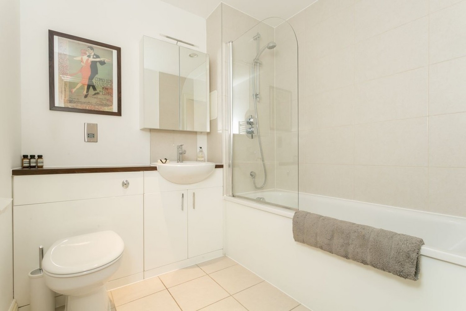 2 bedroom Flat for Letting BOW TO LET