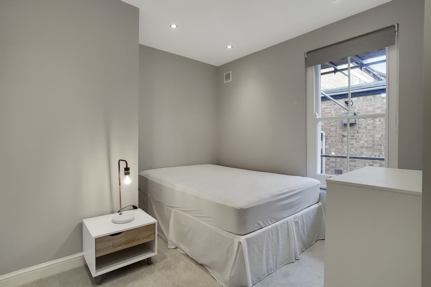 2 bedroom Flat for Letting Queens Park