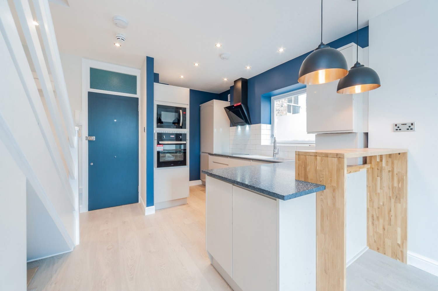 2 bedroom Flat for Letting Queens Park