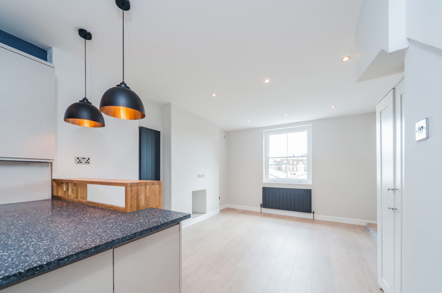 2 bedroom Flat for Letting Queens Park