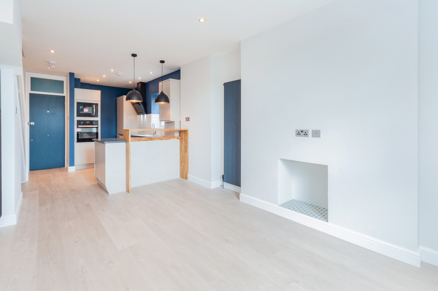 2 bedroom Flat for Letting Queens Park