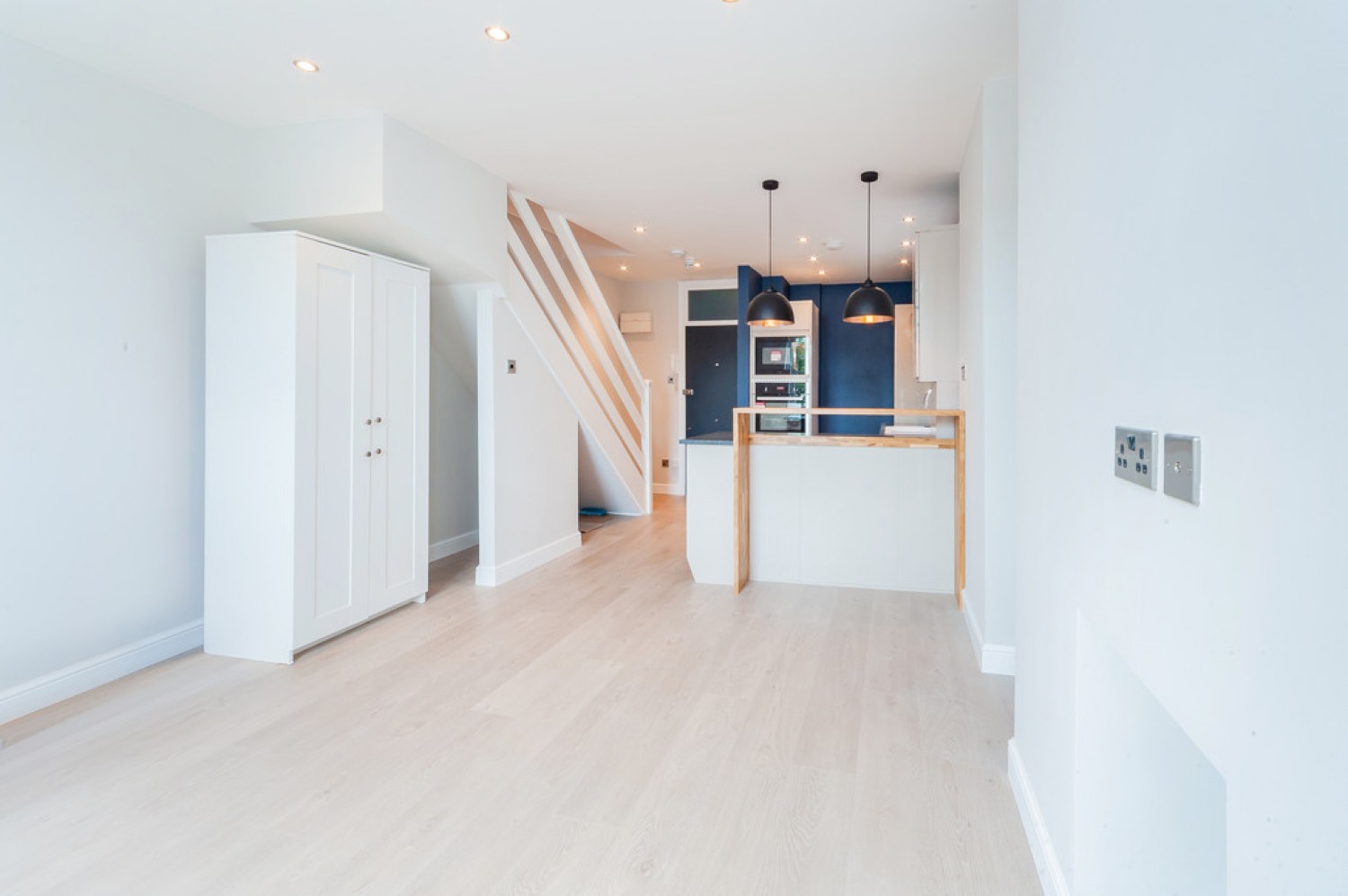 2 bedroom Flat for Letting Queens Park