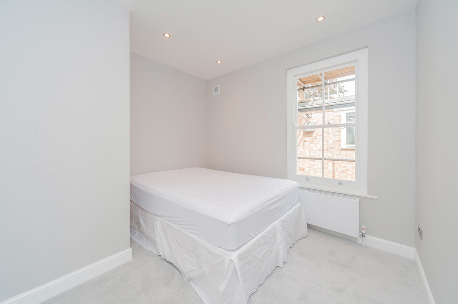 2 bedroom Flat for Letting Queens Park