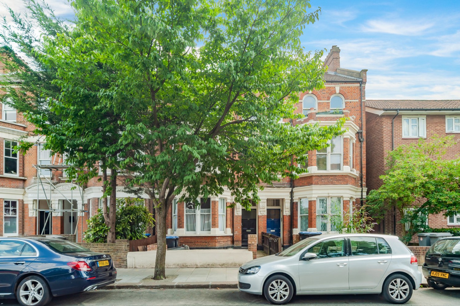 2 bedroom Flat for Letting Queens Park