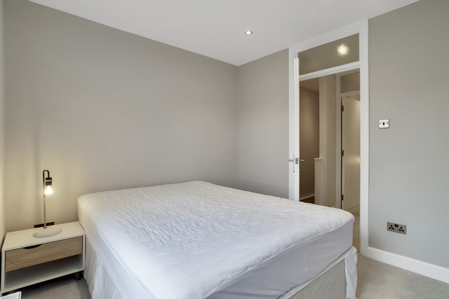 2 bedroom Flat for Letting Queens Park